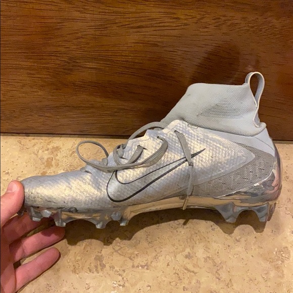 vapor speed football cleats